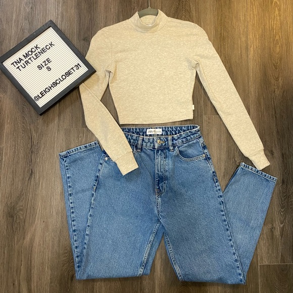 TNA Sweaters - TNA Cropped Mockneck Cream Sweater. Size Small.